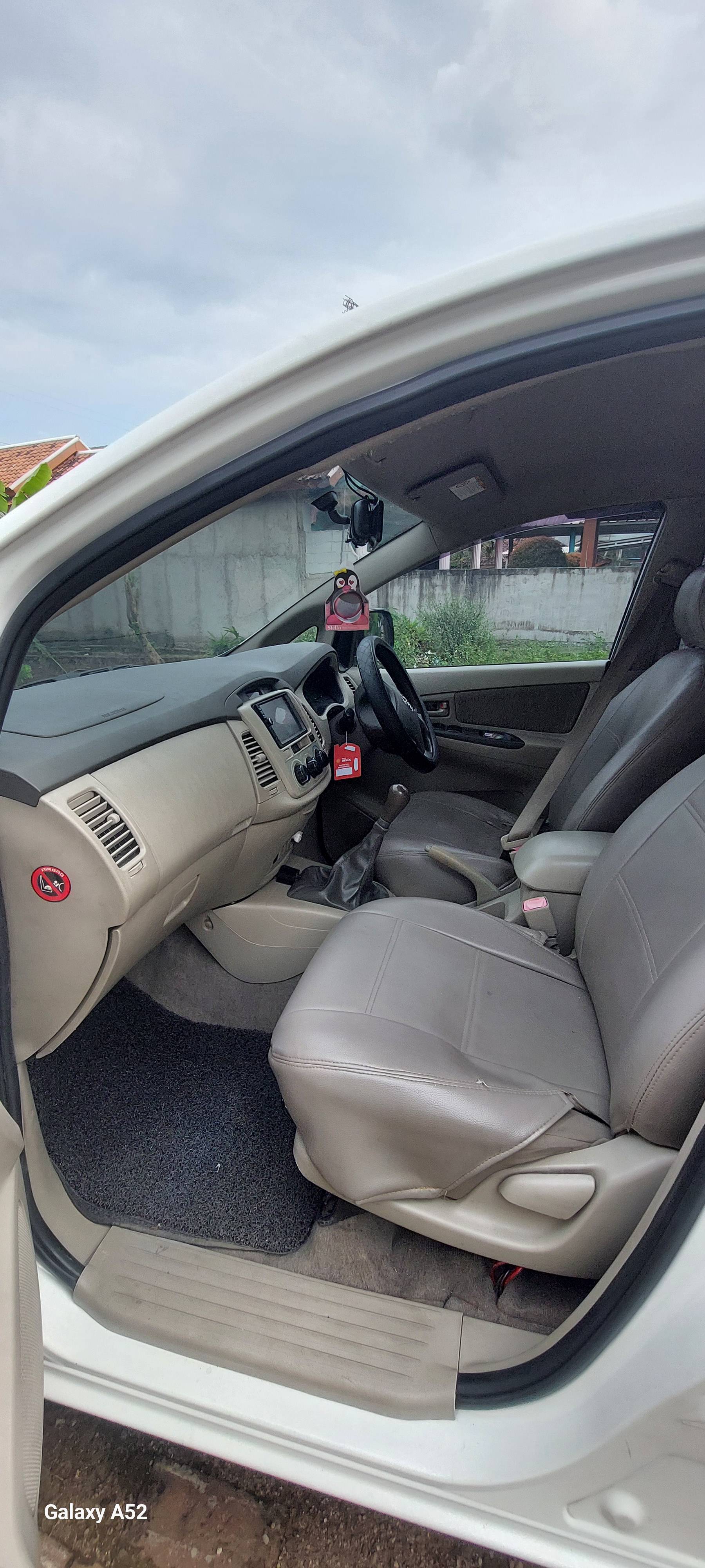 2014 Toyota Innova E Diesel MT 2014 Toyota Innova E Diesel MT