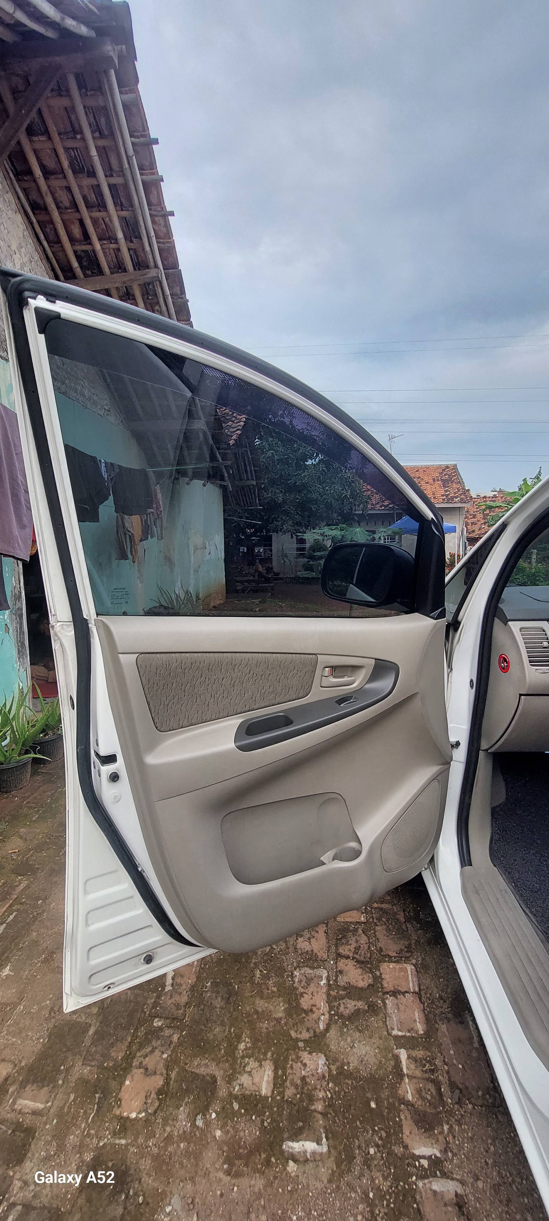 2014 Toyota Innova E Diesel MT 2014 Toyota Innova E Diesel MT