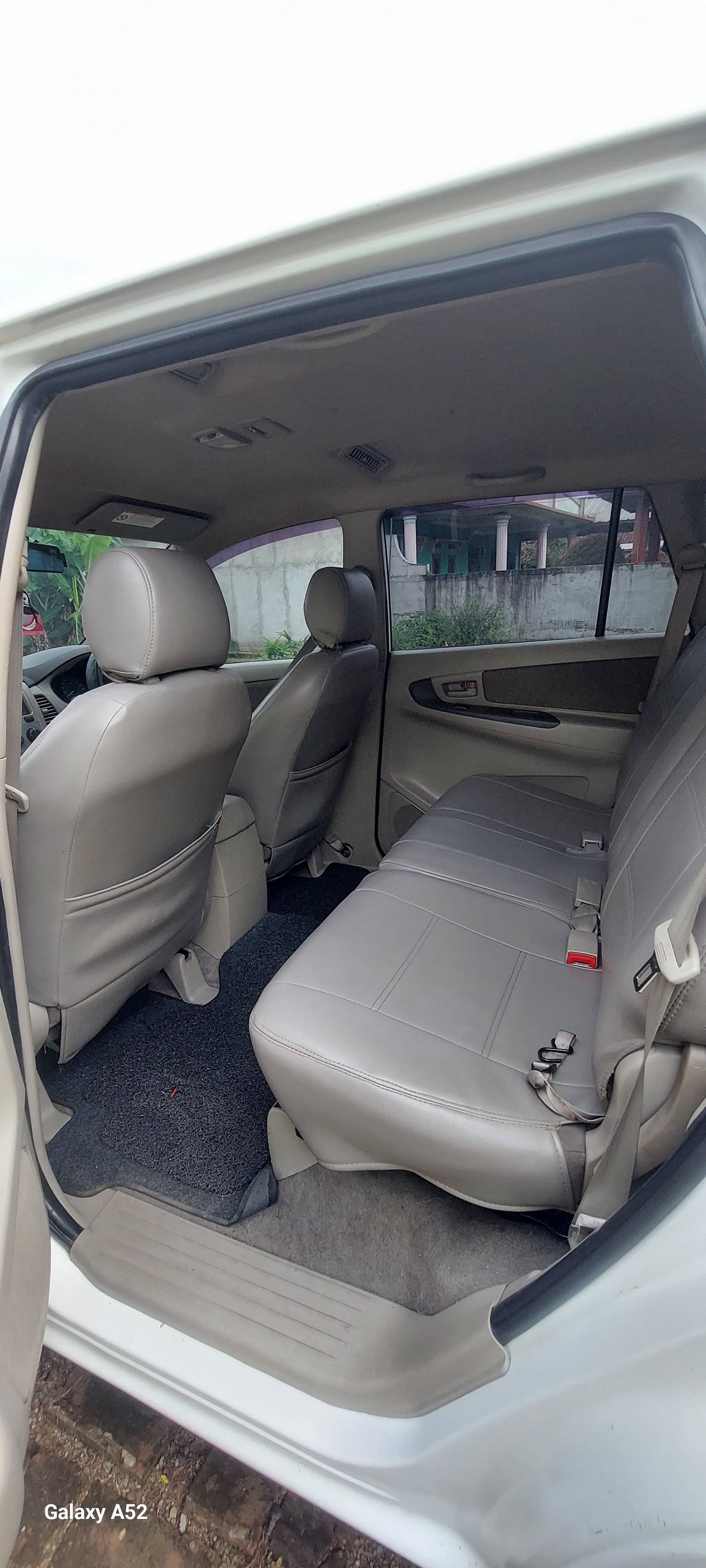 2014 Toyota Innova E Diesel MT 2014 Toyota Innova E Diesel MT