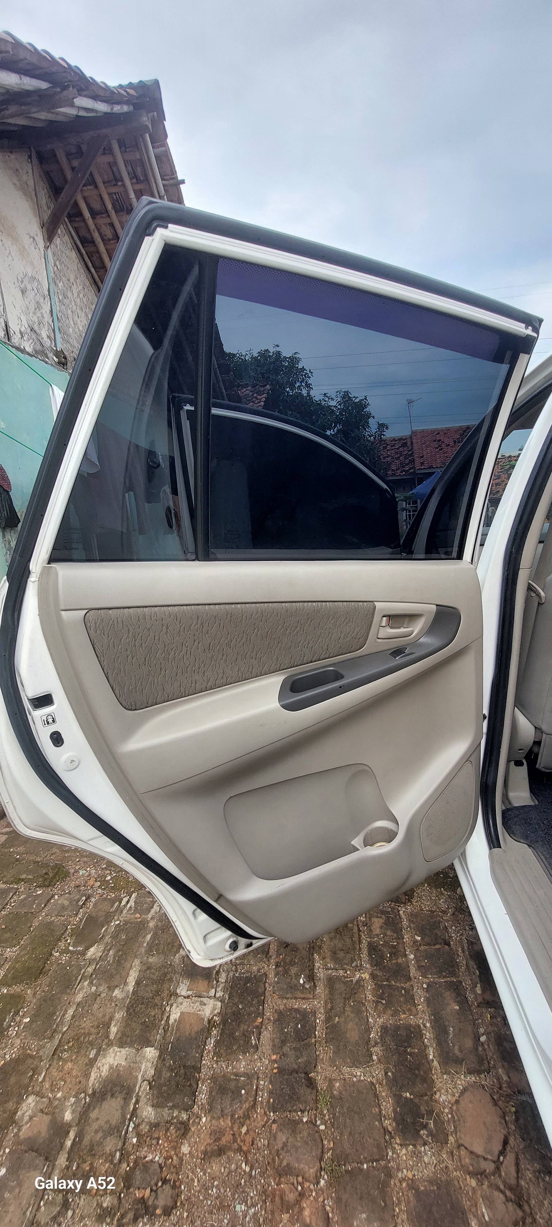 2014 Toyota Innova E Diesel MT 2014 Toyota Innova E Diesel MT