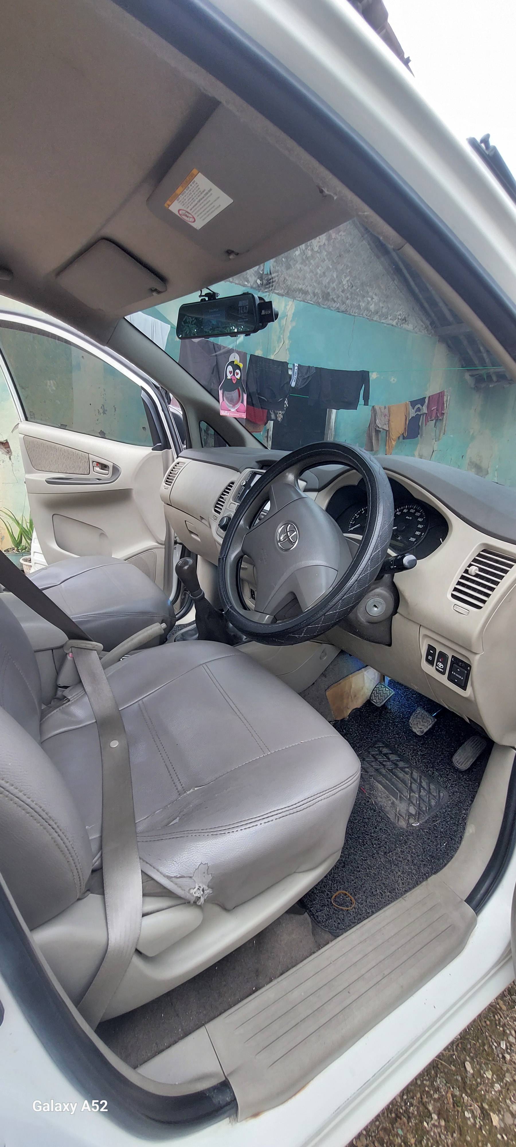 2014 Toyota Innova E Diesel MT 2014 Toyota Innova E Diesel MT
