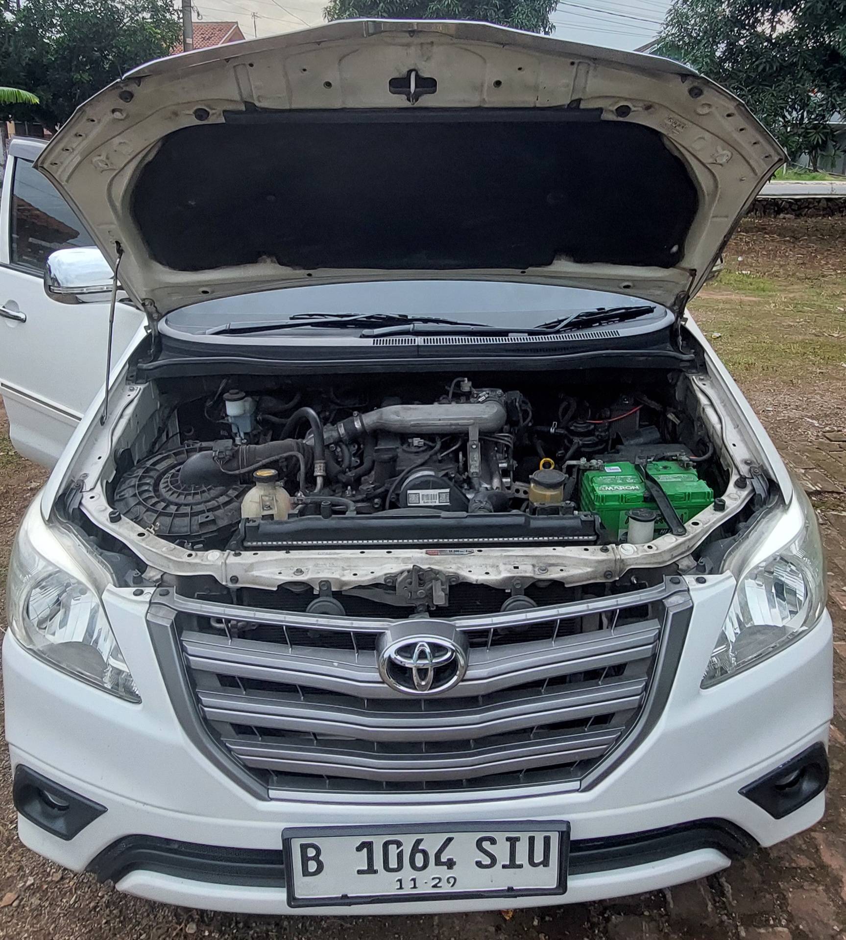 2014 Toyota Innova E Diesel MT 2014 Toyota Innova E Diesel MT