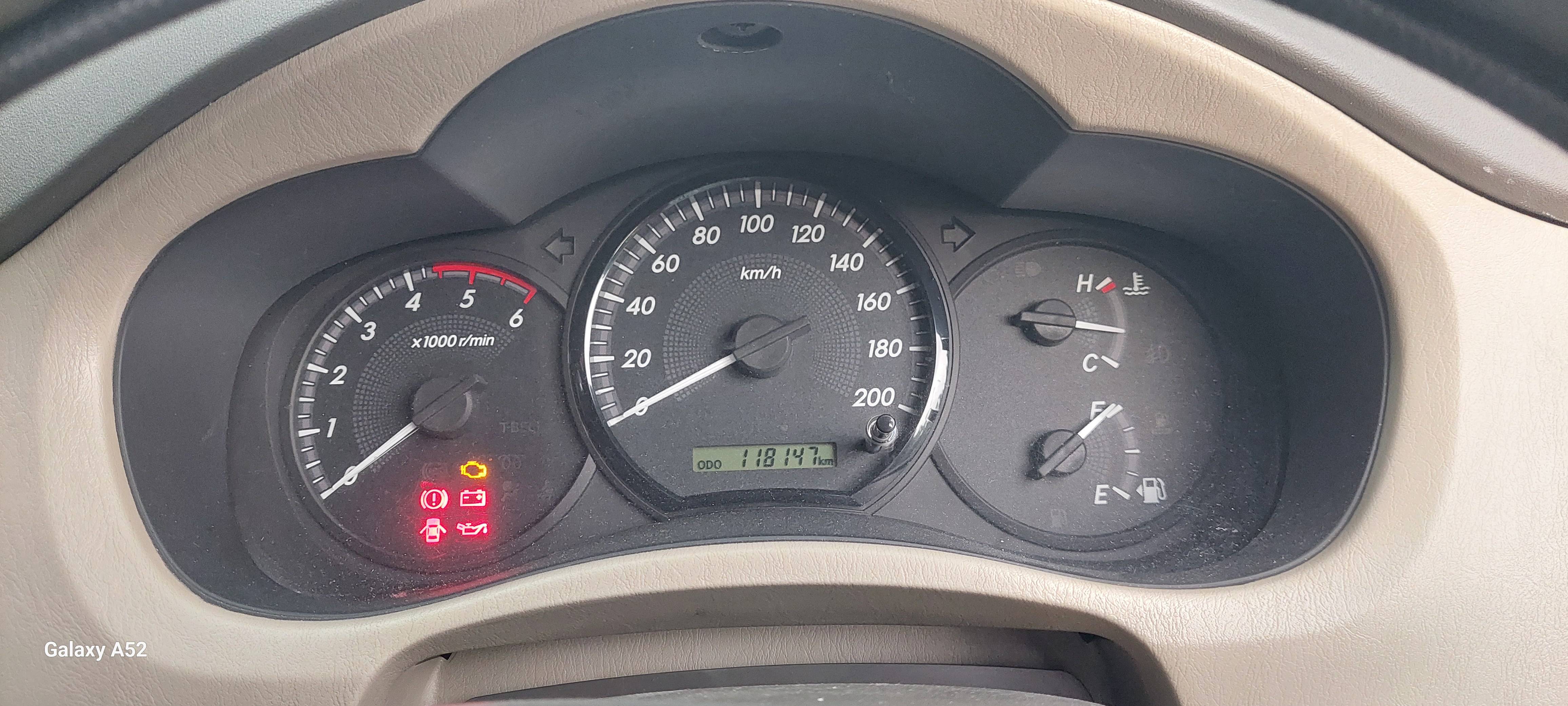 2014 Toyota Innova E Diesel MT 2014 Toyota Innova E Diesel MT