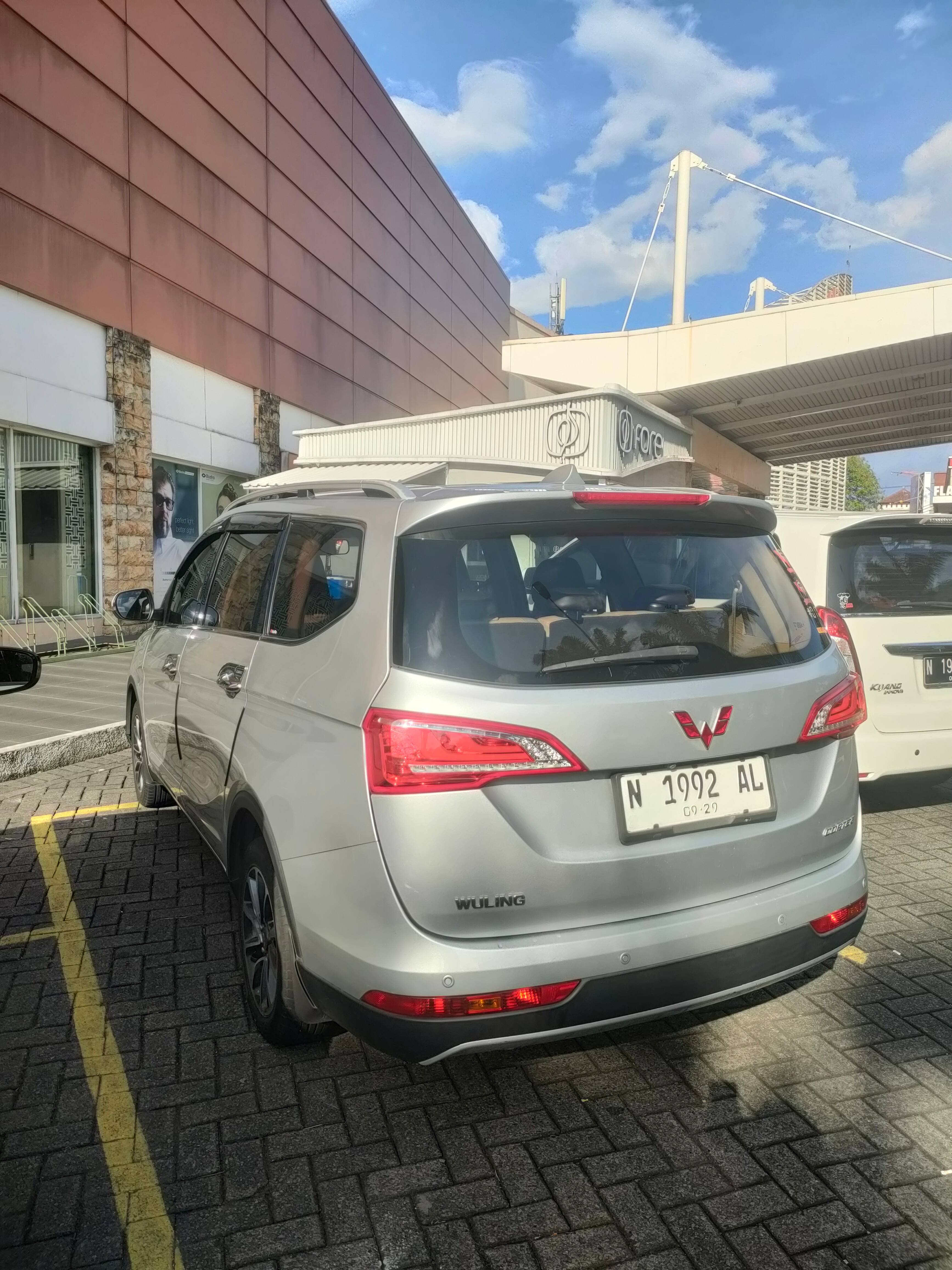 2018 Wuling Cortez 1.8 L Lux i-AMT 2018 Wuling Cortez 1.8 L Lux i-AMT