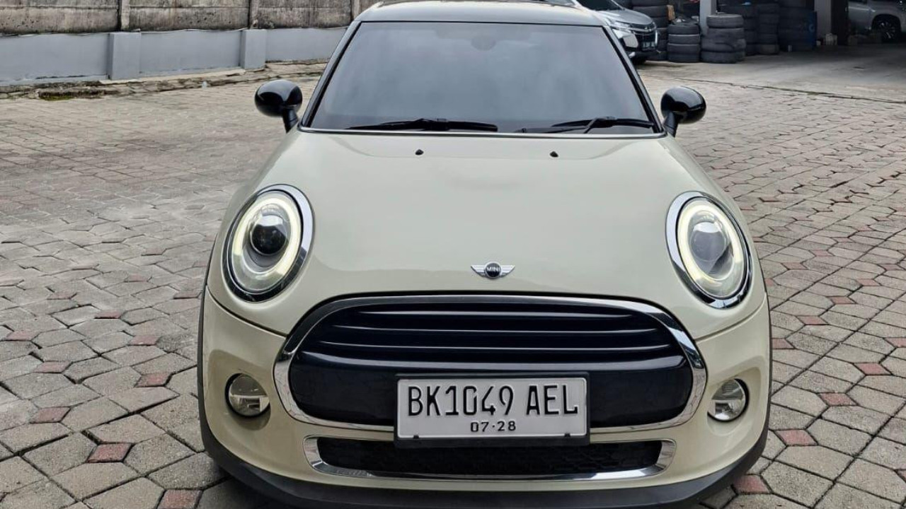 2016 MINI 5 Door Bekas 2016 MINI 5 Door Bekas