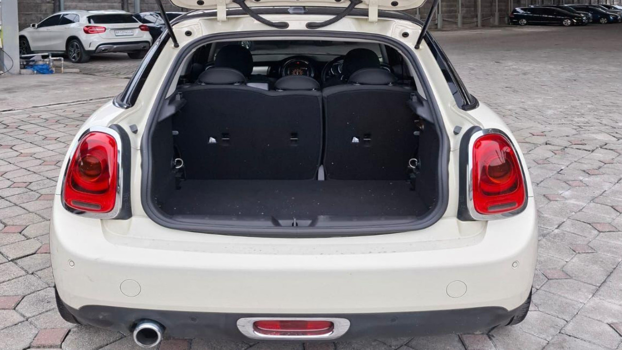 2016 MINI 5 Door 2016 MINI 5 Door