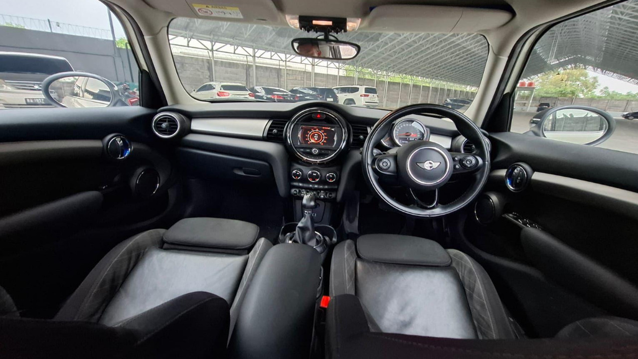 2016 MINI 5 Door 2016 MINI 5 Door