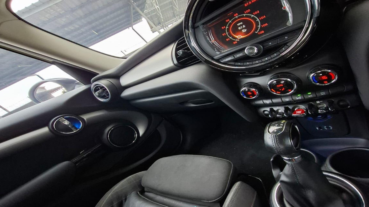 2016 MINI 5 Door 2016 MINI 5 Door