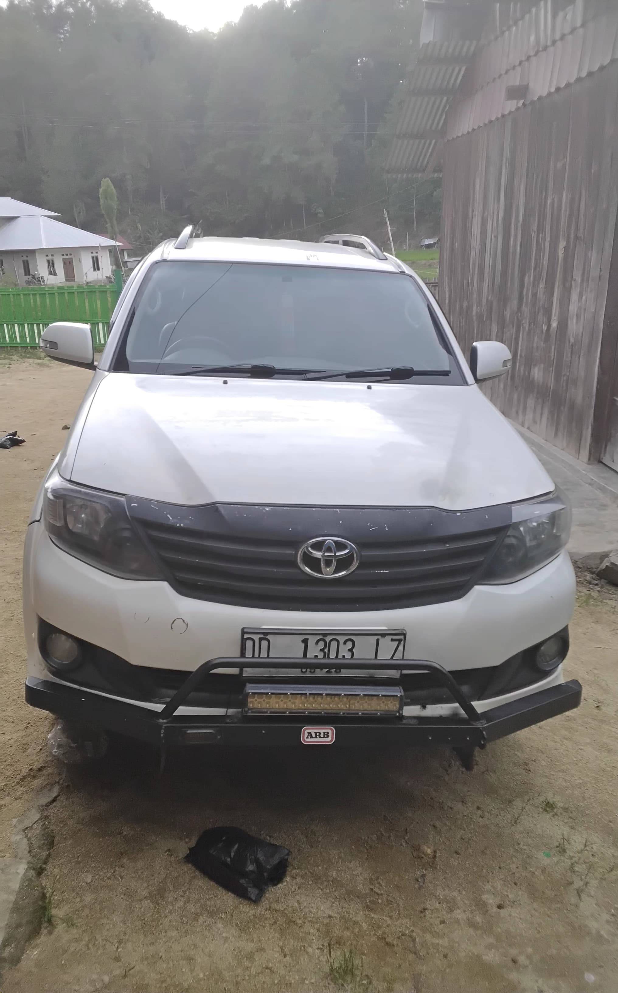 Second Hand 2012 Toyota Fortuner V 4x4 2.7L AT Second Hand 2012 Toyota Fortuner V 4x4 2.7L AT