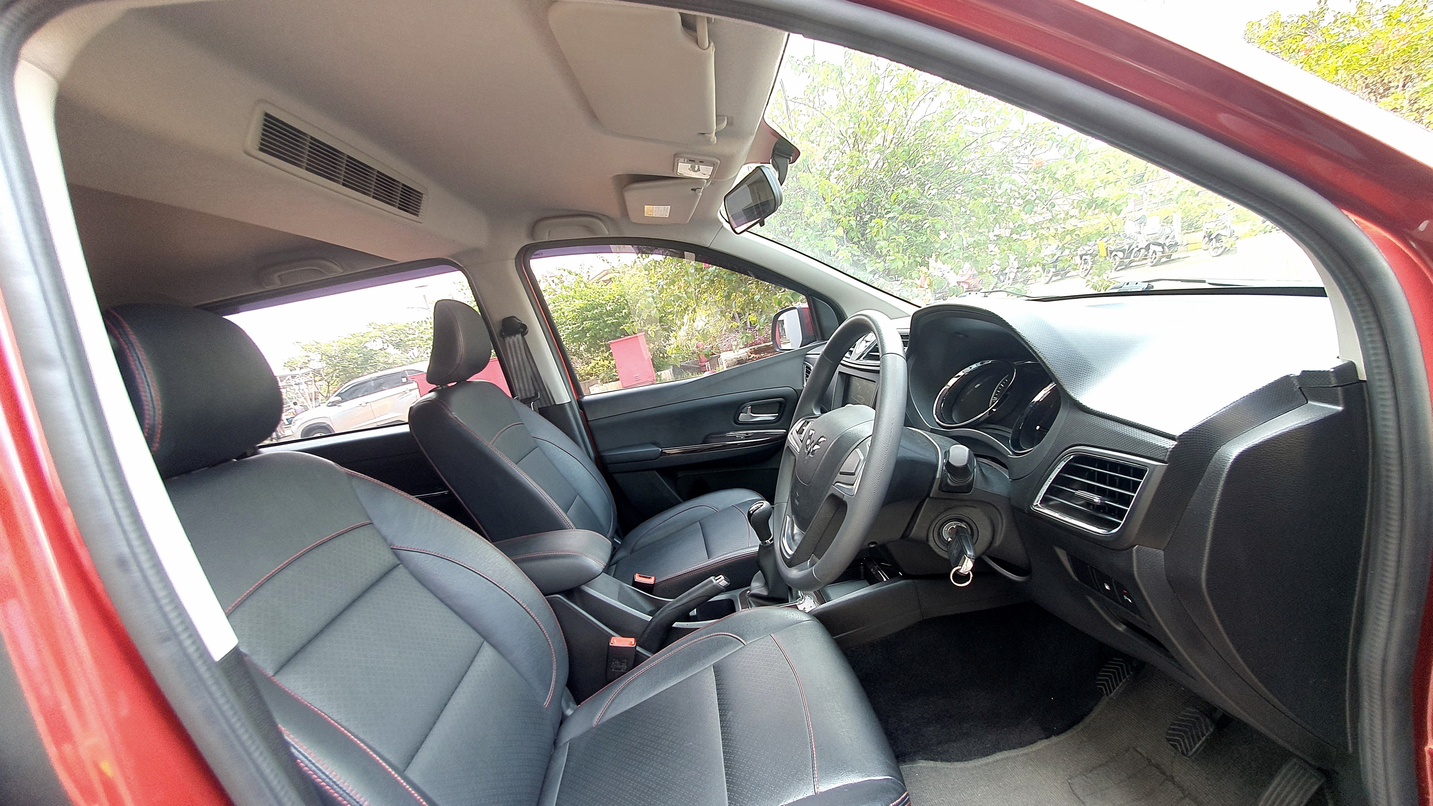 2022 Wuling Confero S S 1.5 L LUX 7 SEATER 2022 Wuling Confero S S 1.5 L LUX 7 SEATER