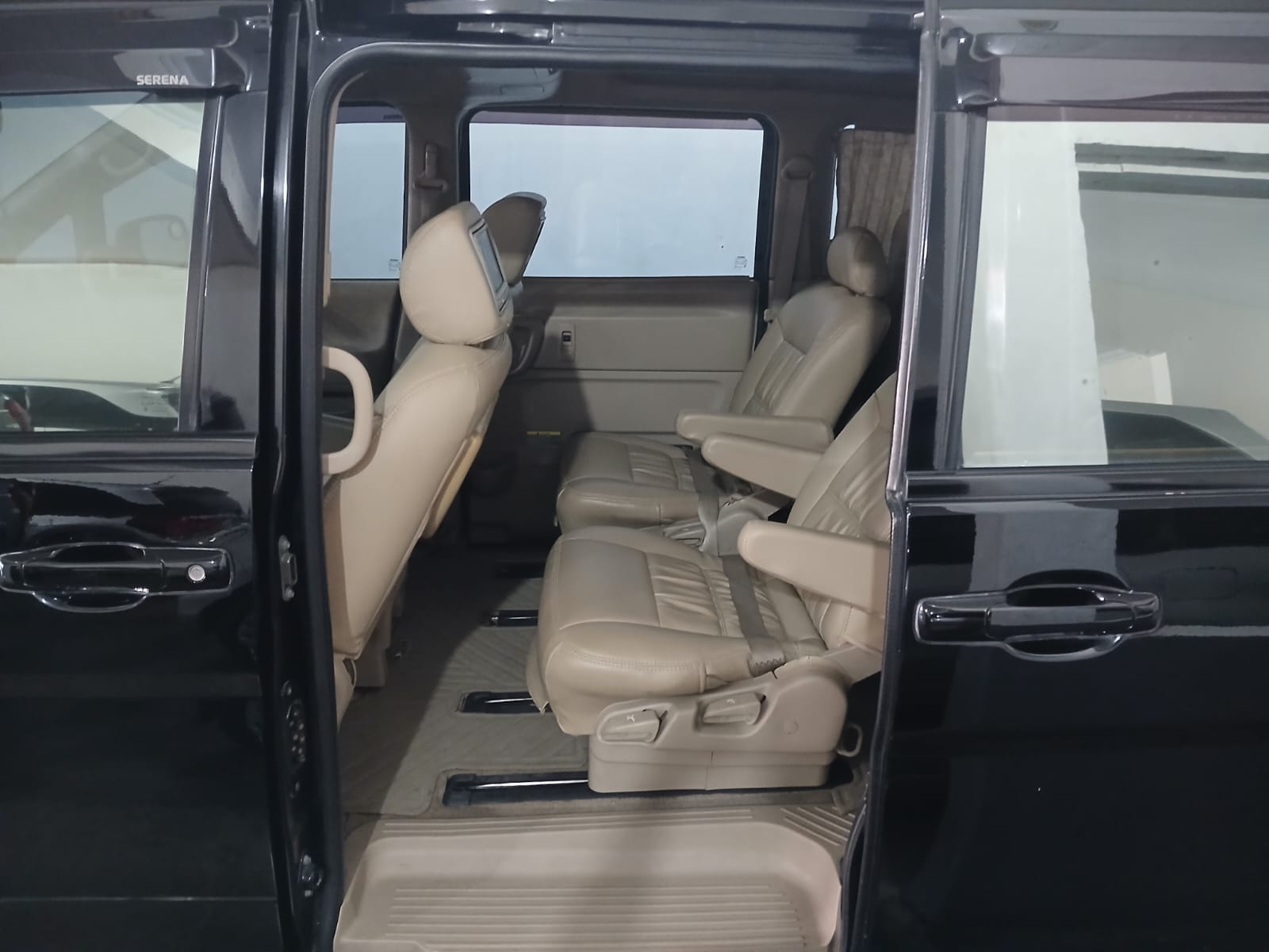 2010 Nissan Serena 2010 Nissan Serena