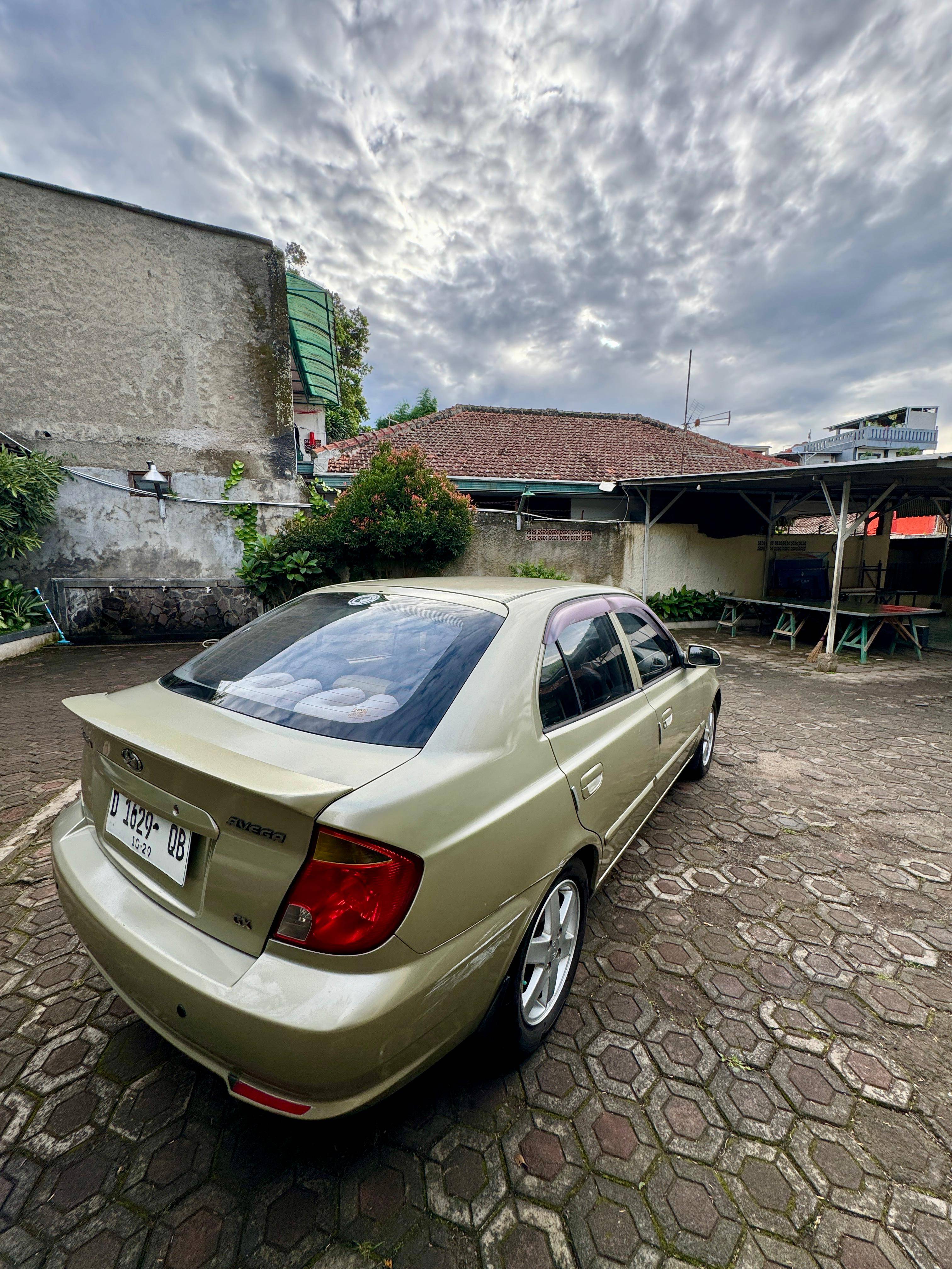 2009 Hyundai Avega  GX 1.5L MT 2009 Hyundai Avega  GX 1.5L MT