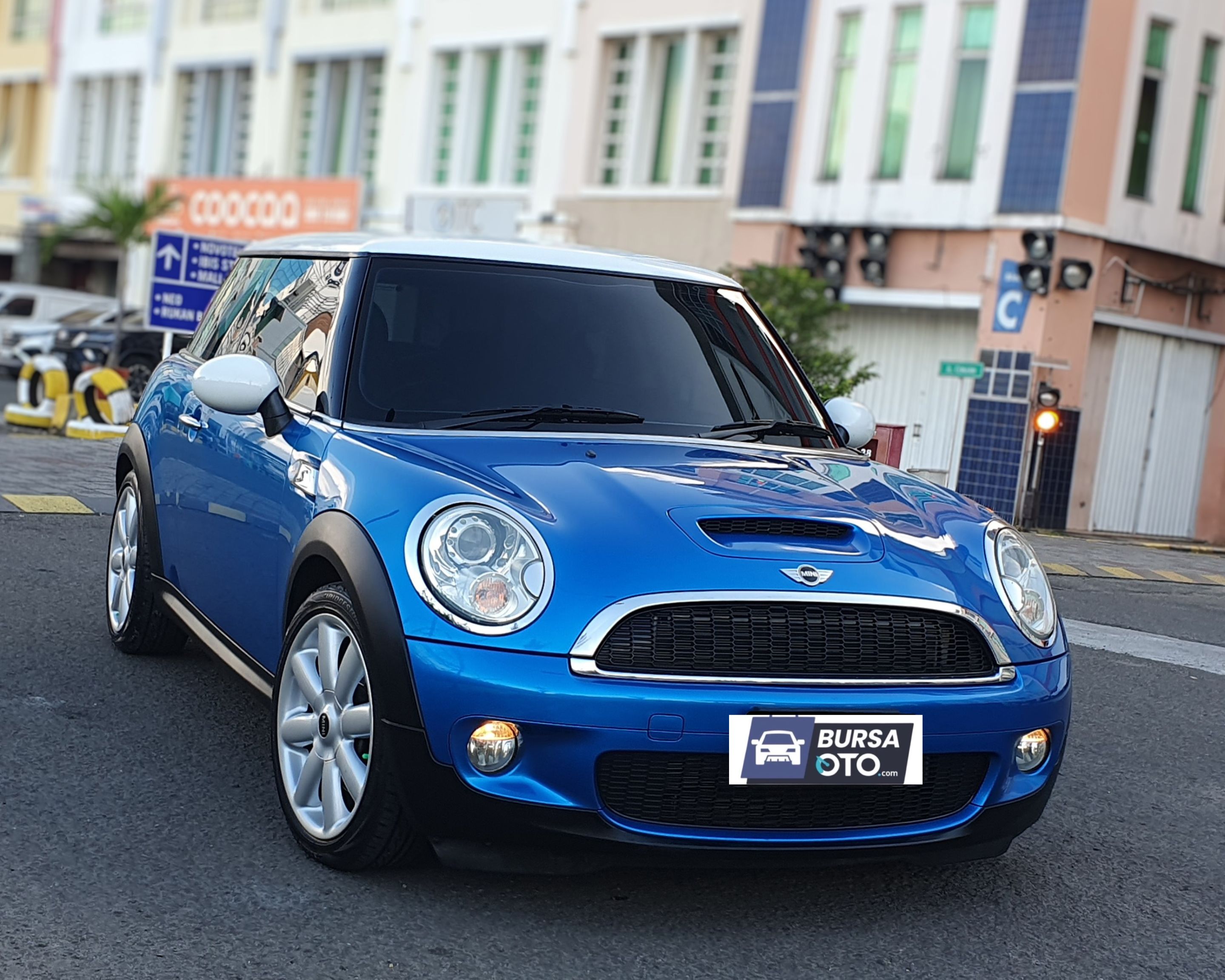 2010 MINI Cooper S 1.6L 3 Door AT 2010 MINI Cooper S 1.6L 3 Door AT
