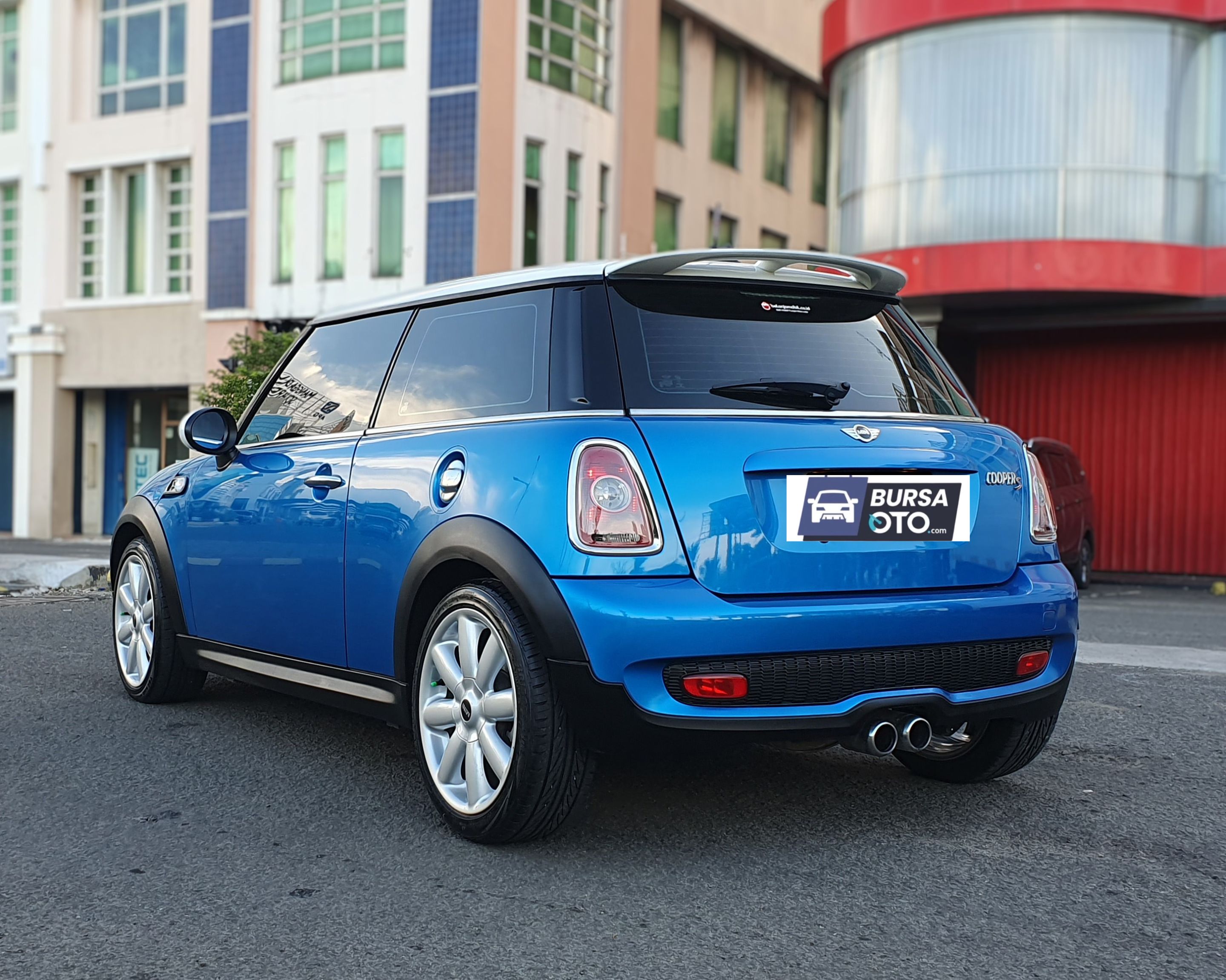 2010 MINI Cooper S 1.6L 3 Door AT 2010 MINI Cooper S 1.6L 3 Door AT