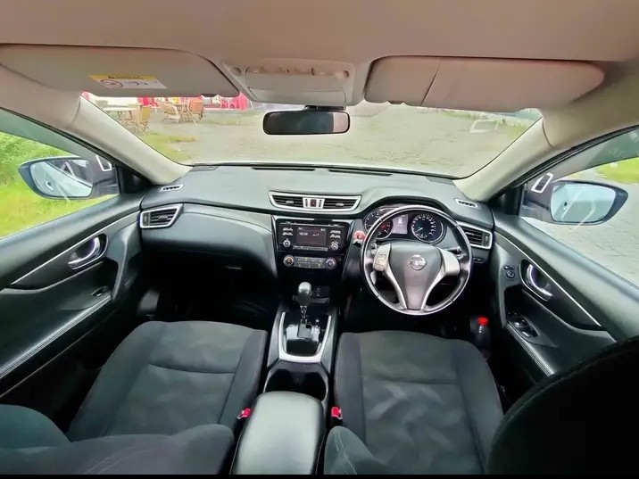 2016 Nissan X Trail  2.0 CVT 2016 Nissan X Trail  2.0 CVT