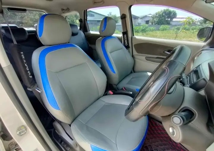 2013 Chevrolet Spin 1.2 LTZ AT 2013 Chevrolet Spin 1.2 LTZ AT