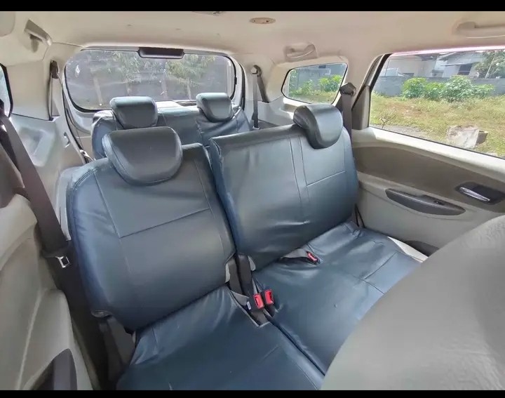 2013 Chevrolet Spin 1.2 LTZ AT 2013 Chevrolet Spin 1.2 LTZ AT