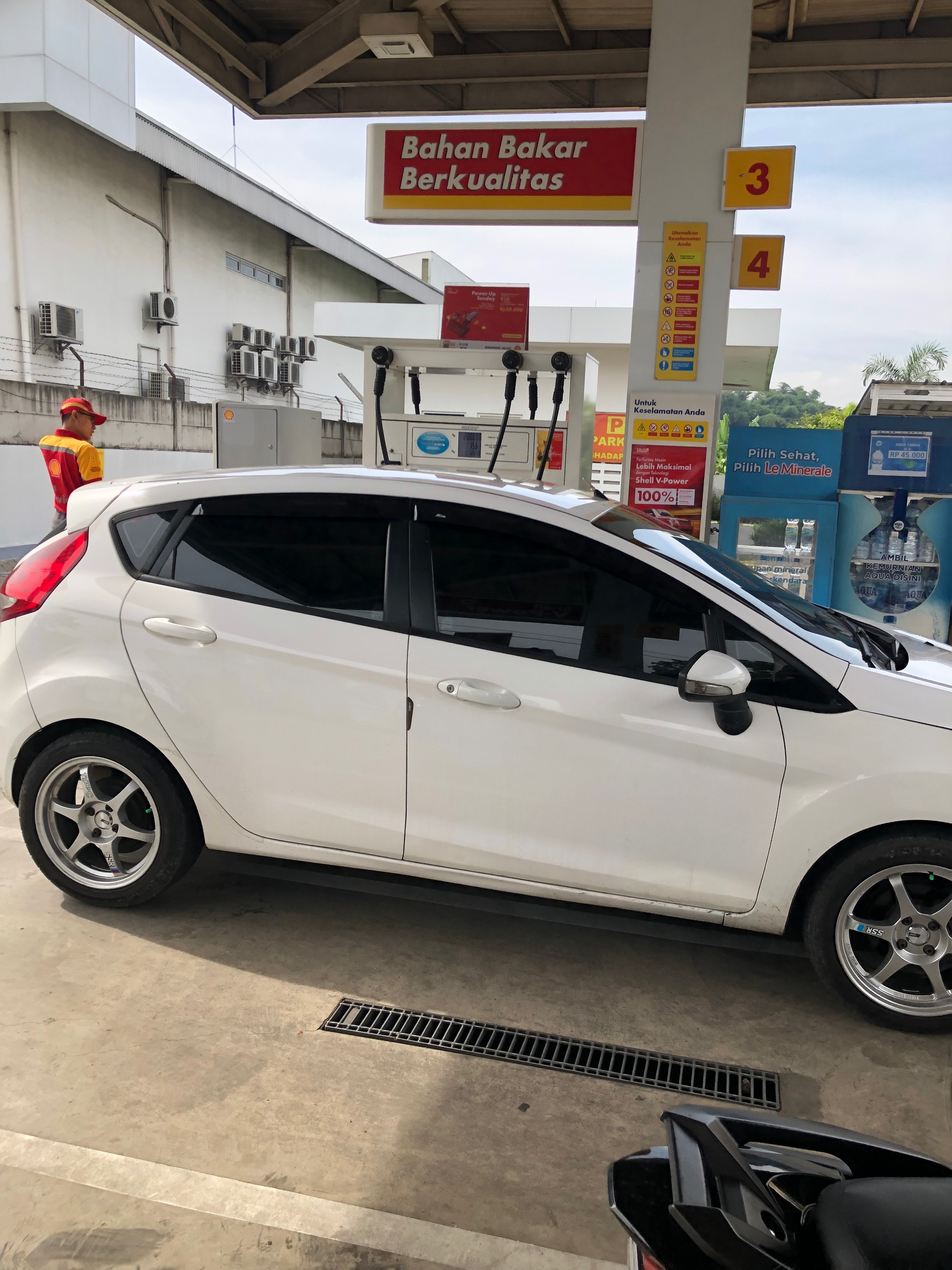 2012 Ford Fiesta Trend 1.4L MT 2012 Ford Fiesta Trend 1.4L MT