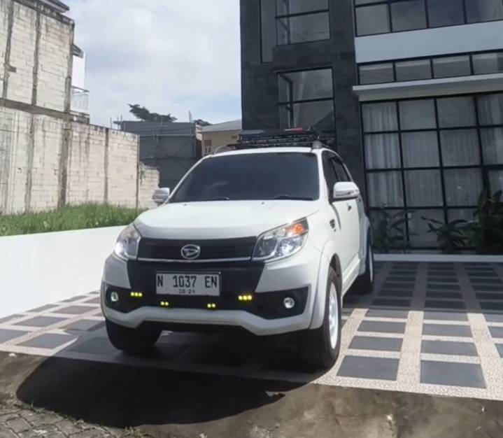 2016 Daihatsu Terios  R 1.5 MT 2016 Daihatsu Terios  R 1.5 MT