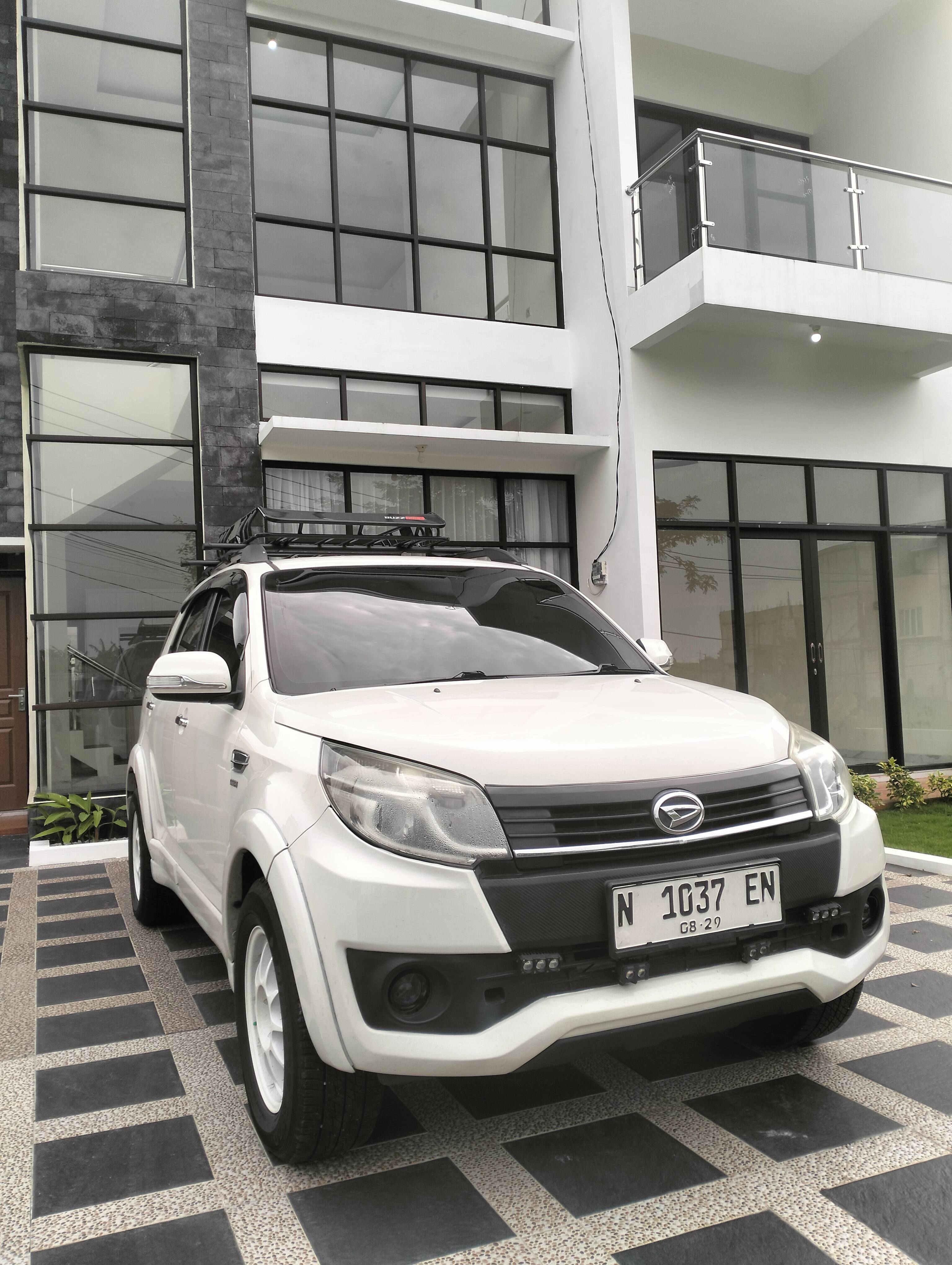 2016 Daihatsu Terios  R 1.5 MT 2016 Daihatsu Terios  R 1.5 MT