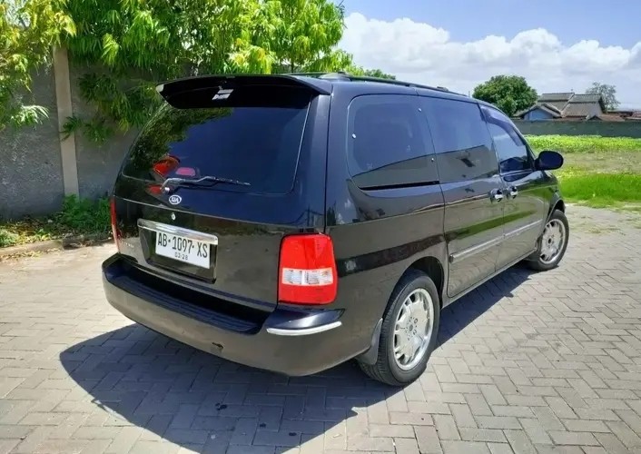 2005 Kia Sedona 3.3 GASOLINE 2005 Kia Sedona 3.3 GASOLINE