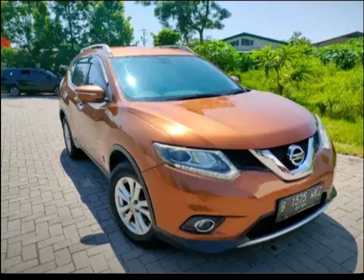 2015 Nissan X Trail 2.0L CVT AT Bekas 2015 Nissan X Trail 2.0L CVT AT Bekas