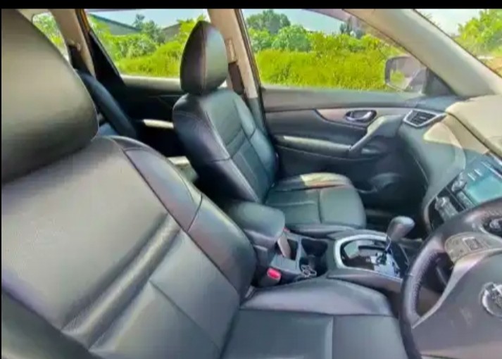 2015 Nissan X Trail 2.0L CVT AT 2015 Nissan X Trail 2.0L CVT AT