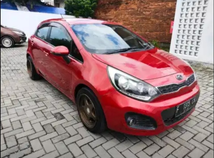 2014 Kia Rio  SE 1.4L AT Bekas 2014 Kia Rio  SE 1.4L AT Bekas