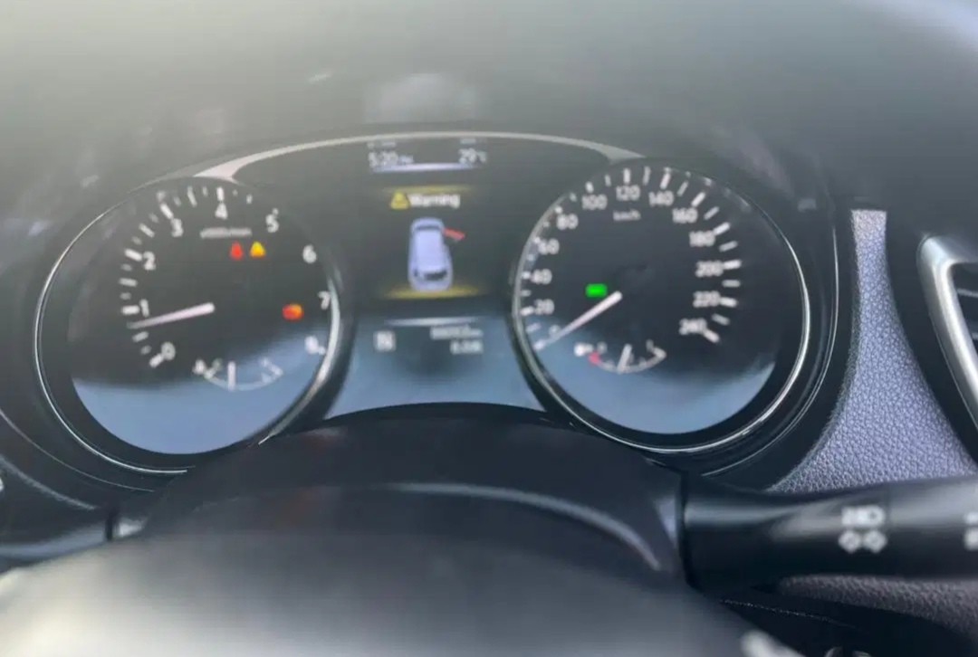 2014 Nissan X Trail 2.5L CVT AT 2014 Nissan X Trail 2.5L CVT AT