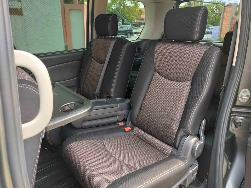 2016 Nissan Serena  HIGH WAY STAR A/T 2016 Nissan Serena  HIGH WAY STAR A/T