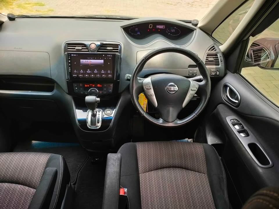 2016 Nissan Serena  HIGH WAY STAR A/T 2016 Nissan Serena  HIGH WAY STAR A/T