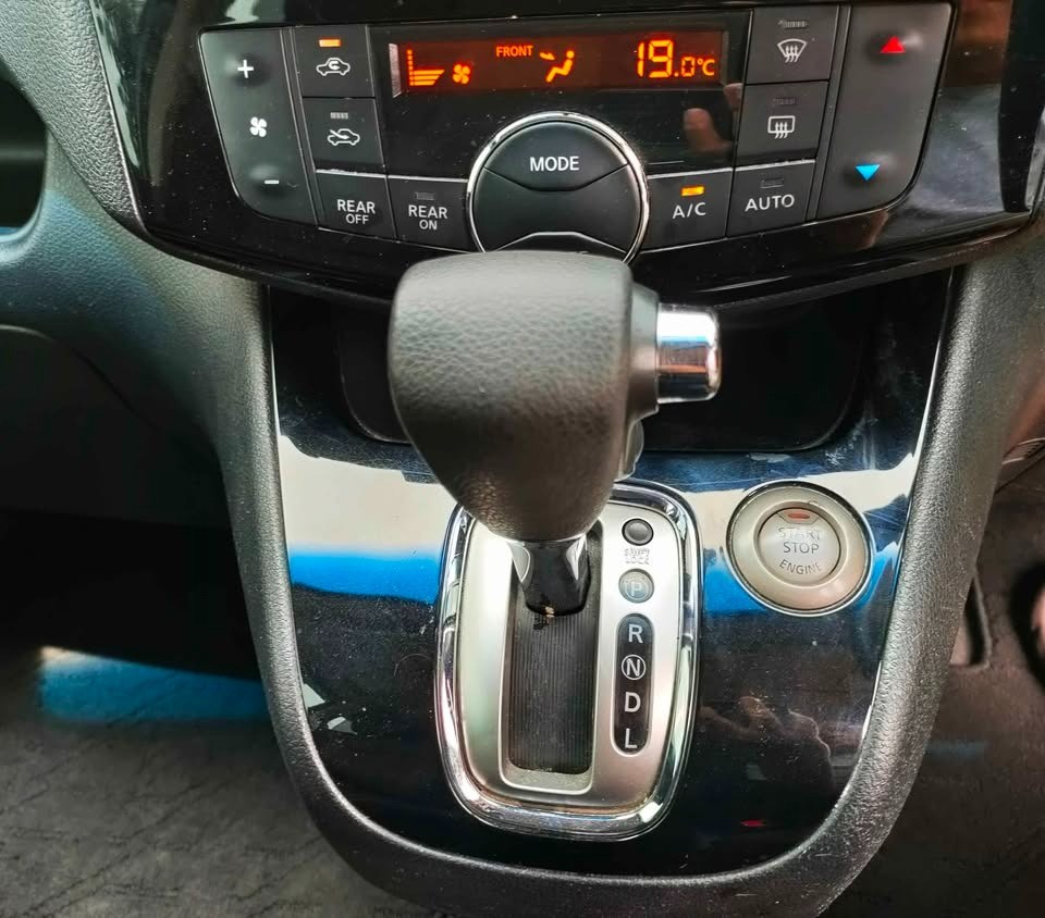 2016 Nissan Serena  HIGH WAY STAR A/T 2016 Nissan Serena  HIGH WAY STAR A/T