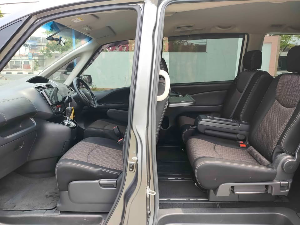 2016 Nissan Serena  HIGH WAY STAR A/T 2016 Nissan Serena  HIGH WAY STAR A/T