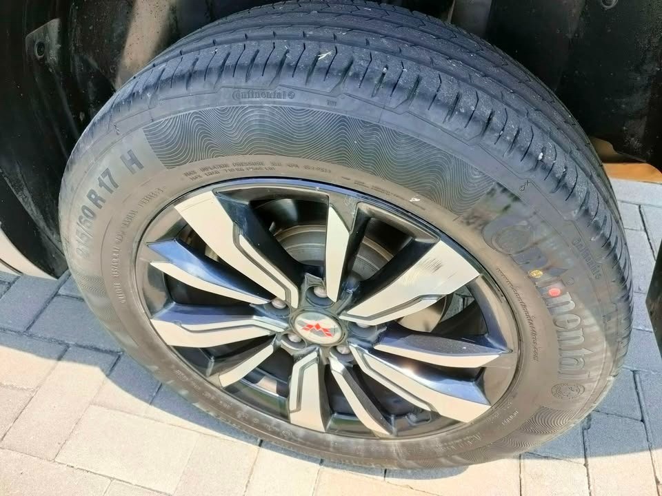 2019 Wuling Almaz Exclusive 7-Seater 2019 Wuling Almaz Exclusive 7-Seater