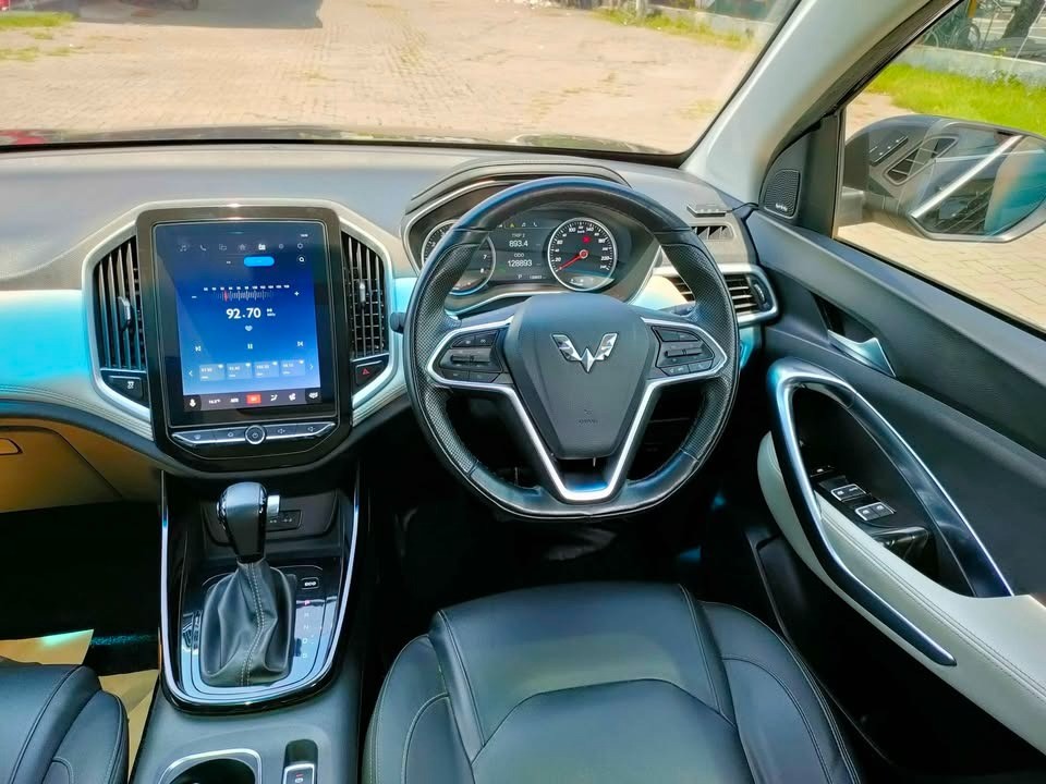 2019 Wuling Almaz Exclusive 7-Seater 2019 Wuling Almaz Exclusive 7-Seater