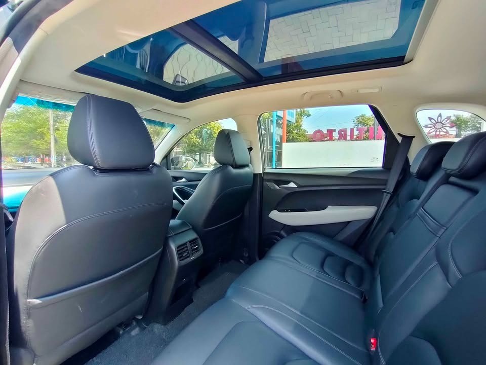 2019 Wuling Almaz Exclusive 7-Seater 2019 Wuling Almaz Exclusive 7-Seater