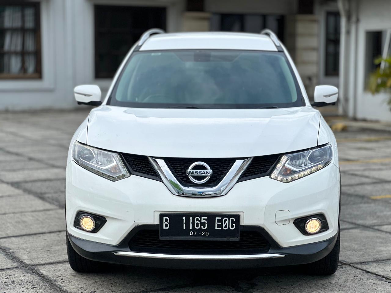 Second Hand 2015 Nissan X Trail  2.5 CVT Second Hand 2015 Nissan X Trail  2.5 CVT