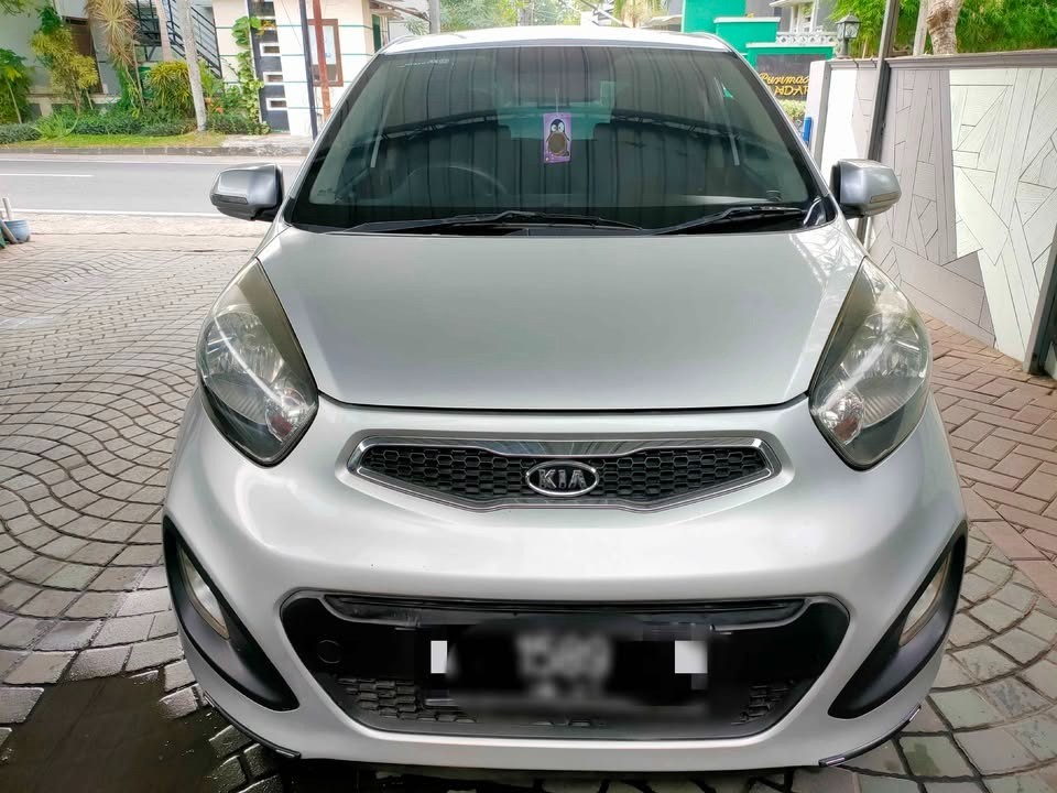 Second Hand 2012 Kia Picanto SE 1.1 L M/T Second Hand 2012 Kia Picanto SE 1.1 L M/T