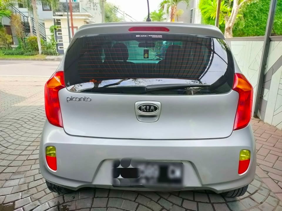 2012 Kia Picanto SE 1.1 L M/T 2012 Kia Picanto SE 1.1 L M/T