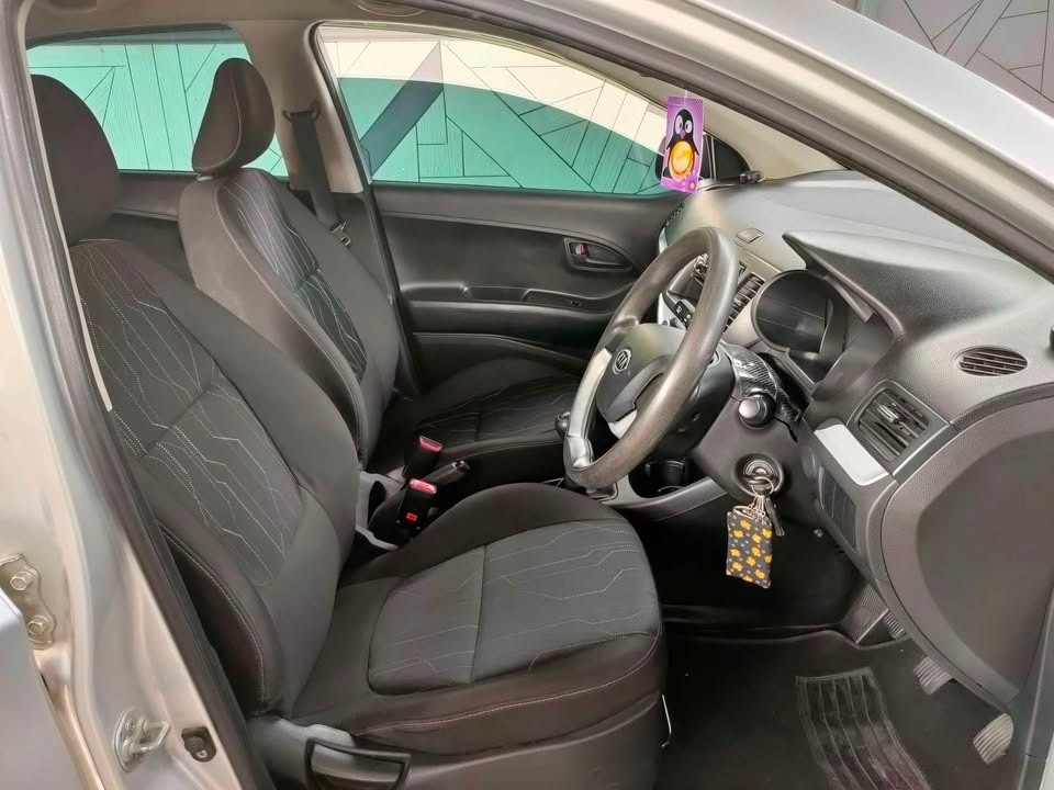 2012 Kia Picanto SE 1.1 L M/T 2012 Kia Picanto SE 1.1 L M/T