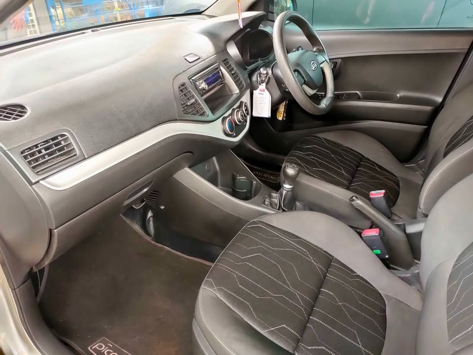 2012 Kia Picanto SE 1.1 L M/T 2012 Kia Picanto SE 1.1 L M/T