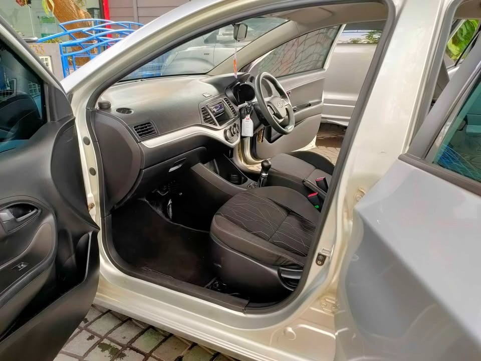 2012 Kia Picanto SE 1.1 L M/T 2012 Kia Picanto SE 1.1 L M/T