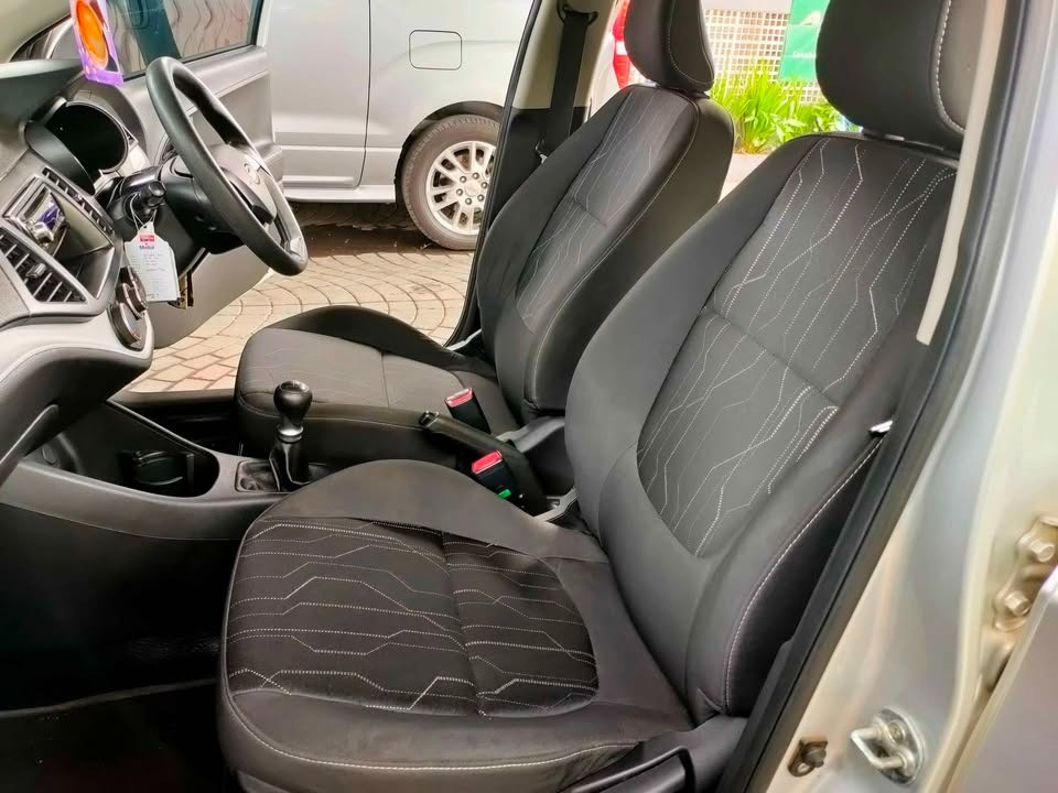 2012 Kia Picanto SE 1.1 L M/T 2012 Kia Picanto SE 1.1 L M/T