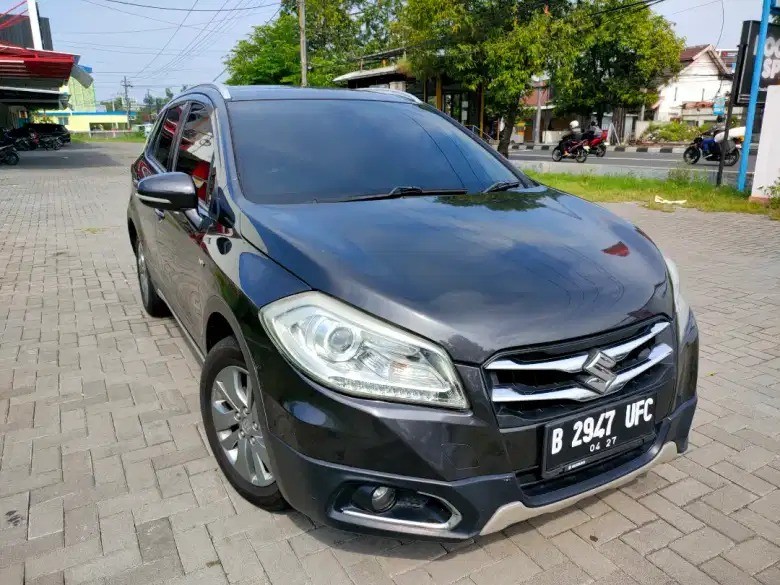 Second Hand 2016 Suzuki SX4 S Cross  MT Second Hand 2016 Suzuki SX4 S Cross  MT