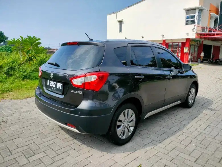 2016 Suzuki SX4 S Cross  MT 2016 Suzuki SX4 S Cross  MT