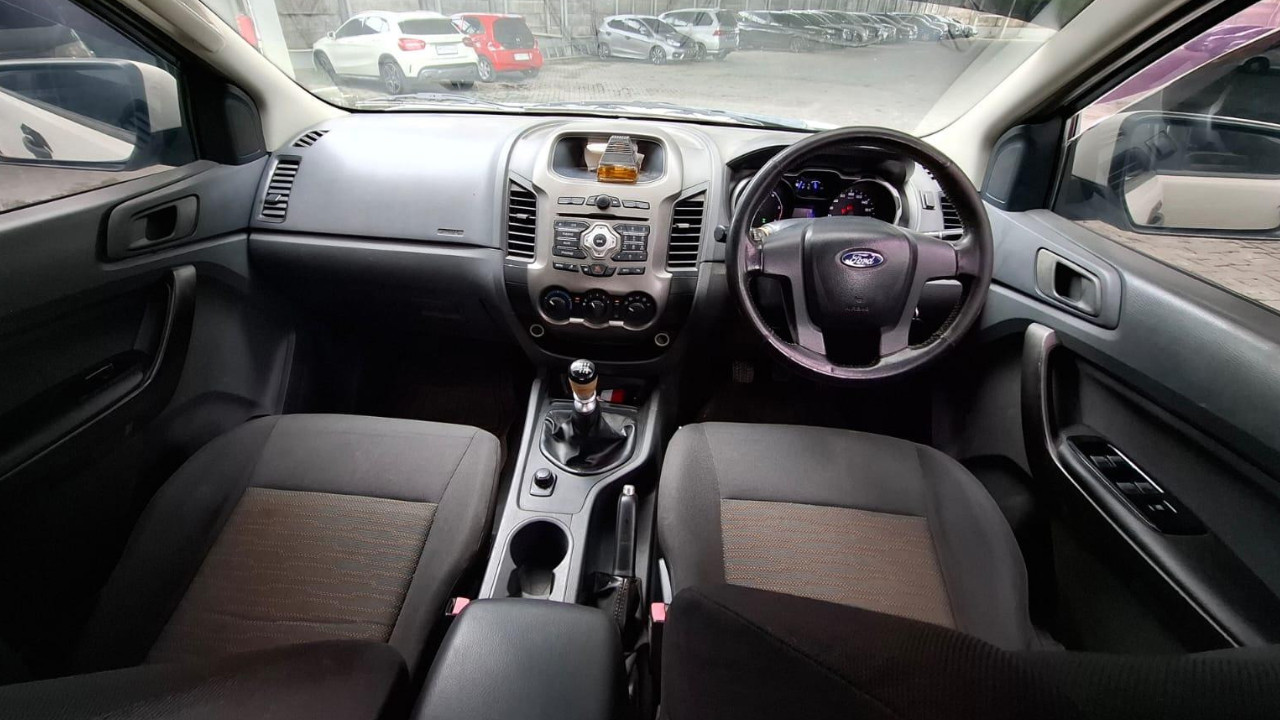 2014 Ford Ranger DC 2.2 XLS 4X2 MT 2014 Ford Ranger DC 2.2 XLS 4X2 MT