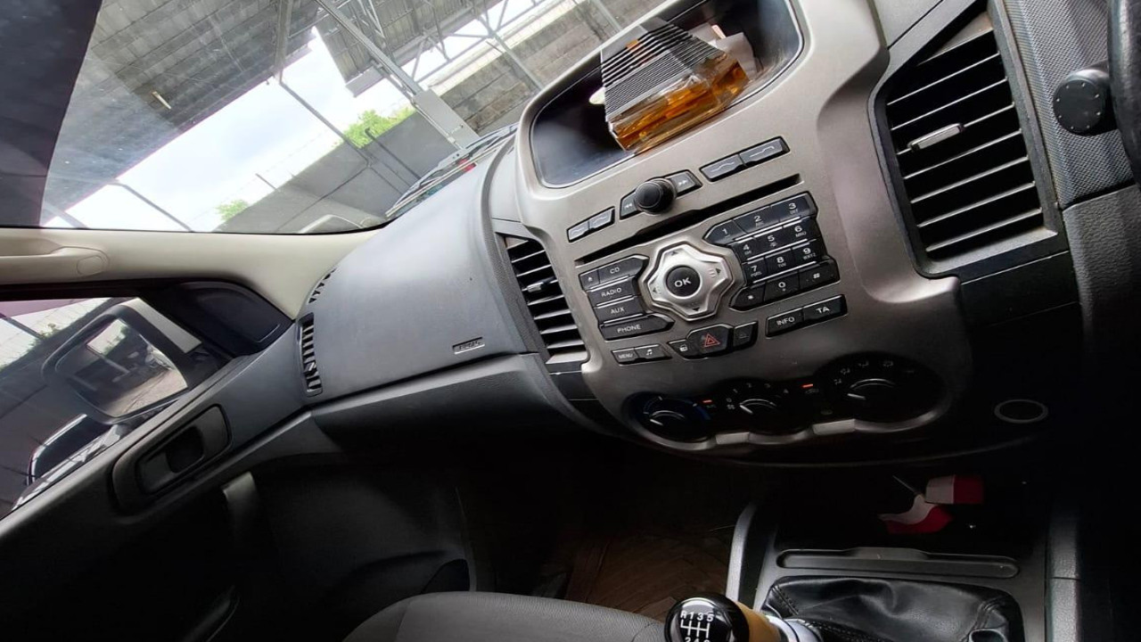 2014 Ford Ranger DC 2.2 XLS 4X2 MT 2014 Ford Ranger DC 2.2 XLS 4X2 MT