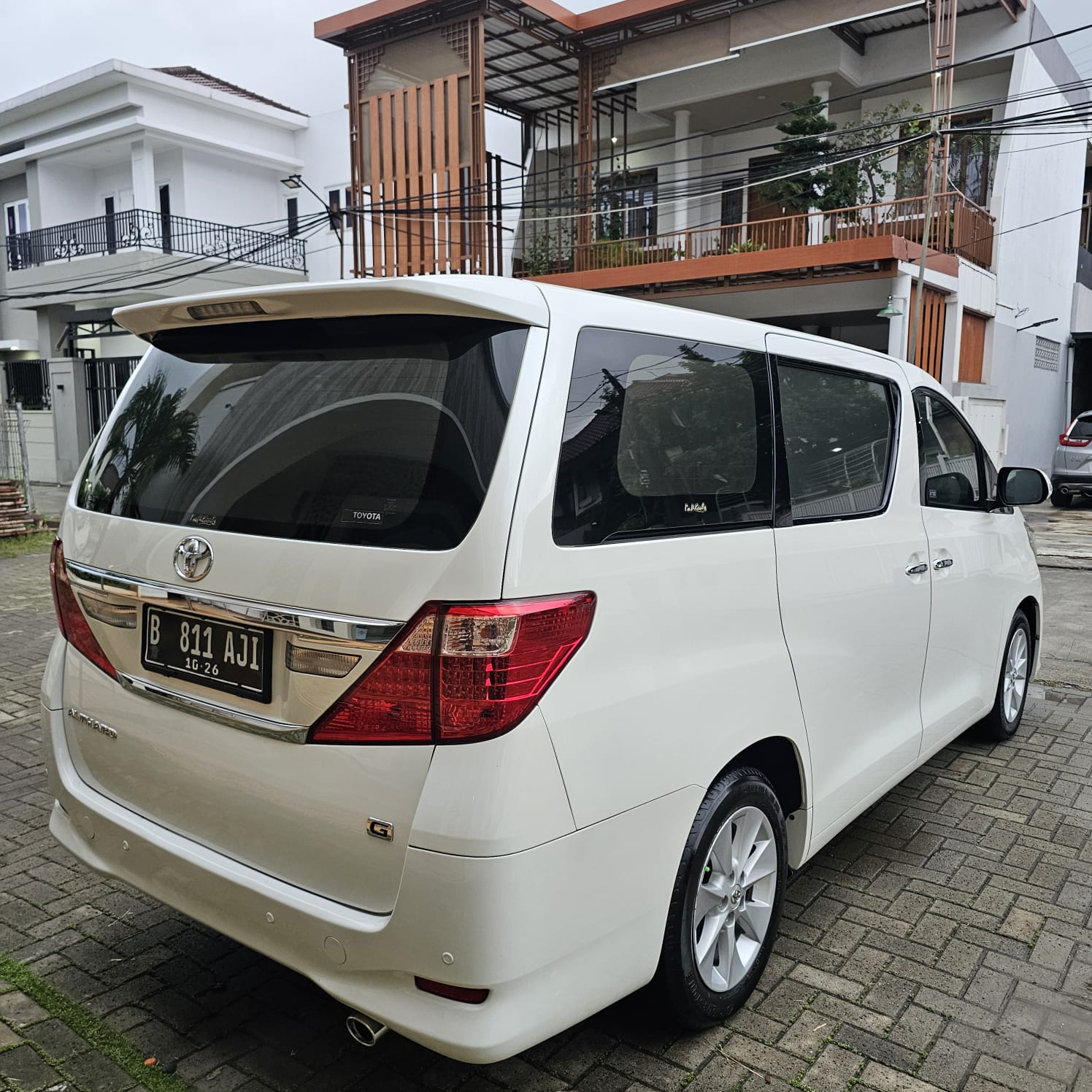 2012 Toyota Alphard 2012 Toyota Alphard