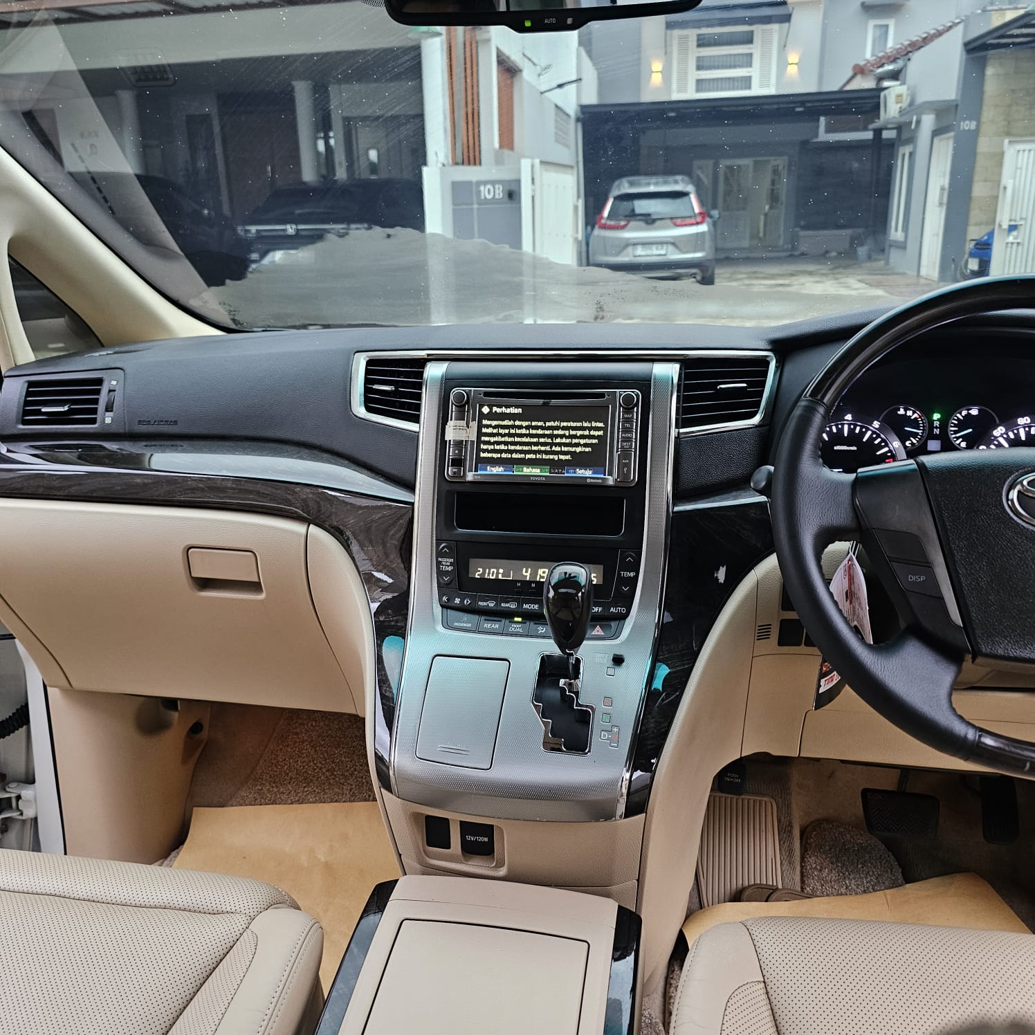 2012 Toyota Alphard 2012 Toyota Alphard