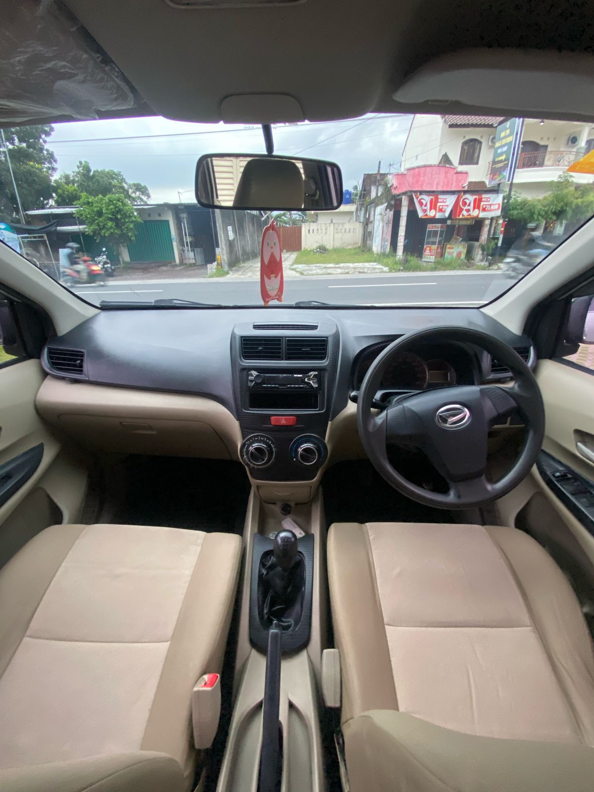 2012 Daihatsu Xenia  1.3 X MT 2012 Daihatsu Xenia  1.3 X MT